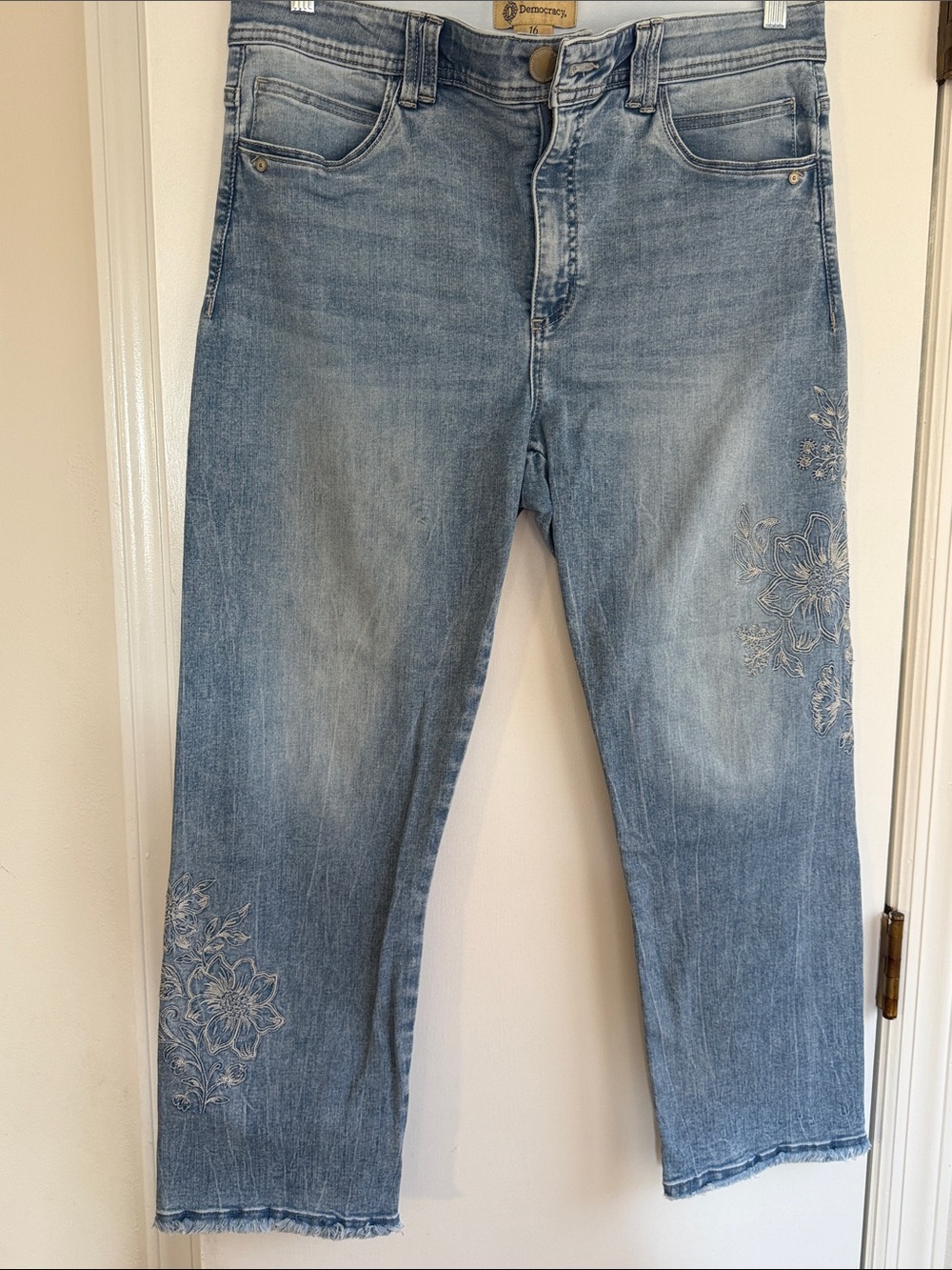 Democracy Light Blue Cropped Jeans with Floral Embroidery size 16
